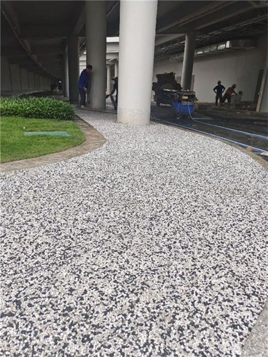 ��Ȼ¶���ϵ�ƺ