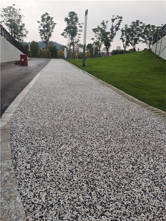 ��Ȼ¶���ϵ�ƺ